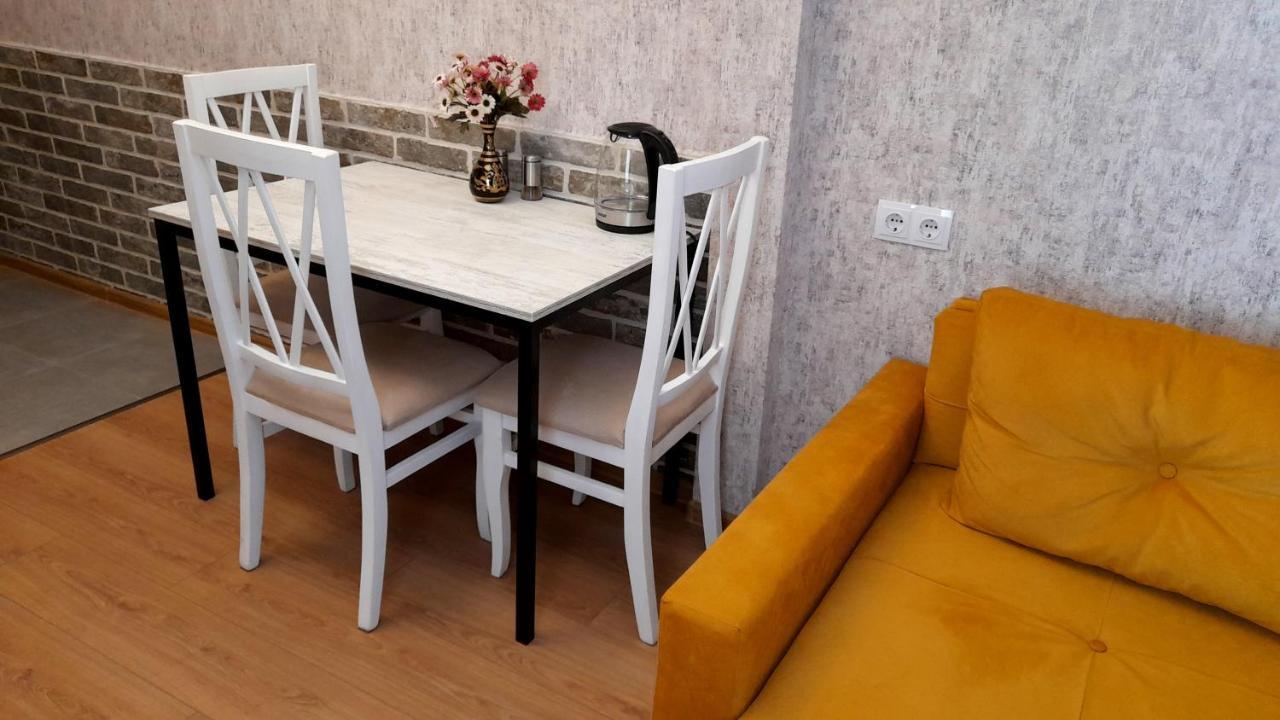 Yellow Apartment Tbilisi Exterior photo