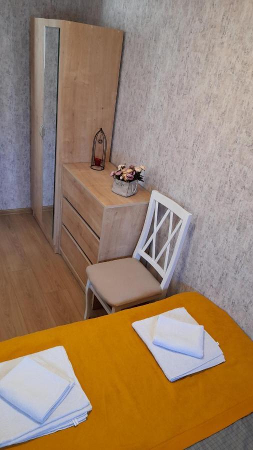 Yellow Apartment Tbilisi Exterior photo